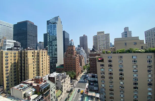 Rented by Manhattan Realty Group | media 17