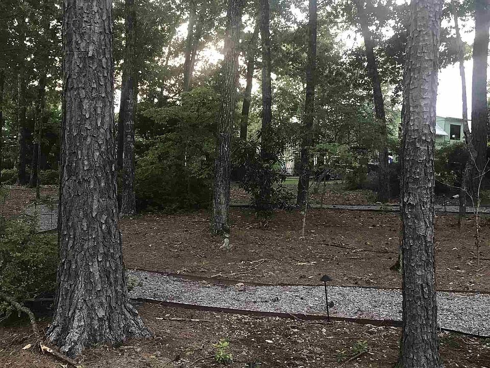 2nd image of 16 Beaver Lake Ct