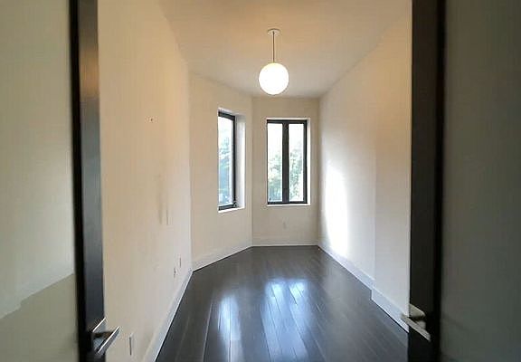 3rd image of 1066 Putnam Ave #3A