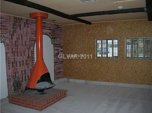 2nd image of 5389 Surrey St #0