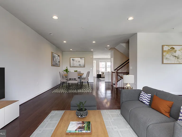 737 Diamond Ave #102 — Photo 17