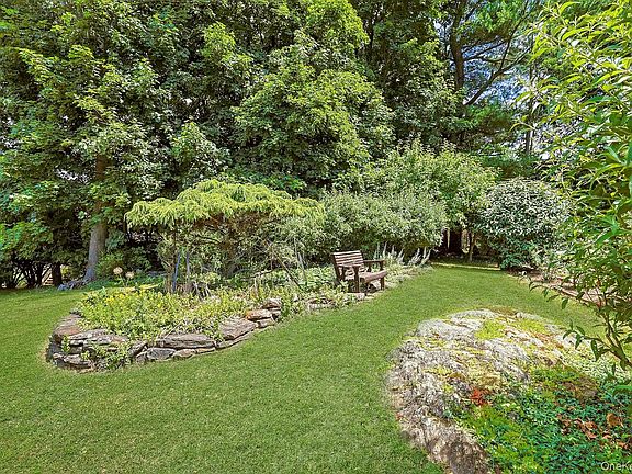 4th image of 15 Grandview Lane