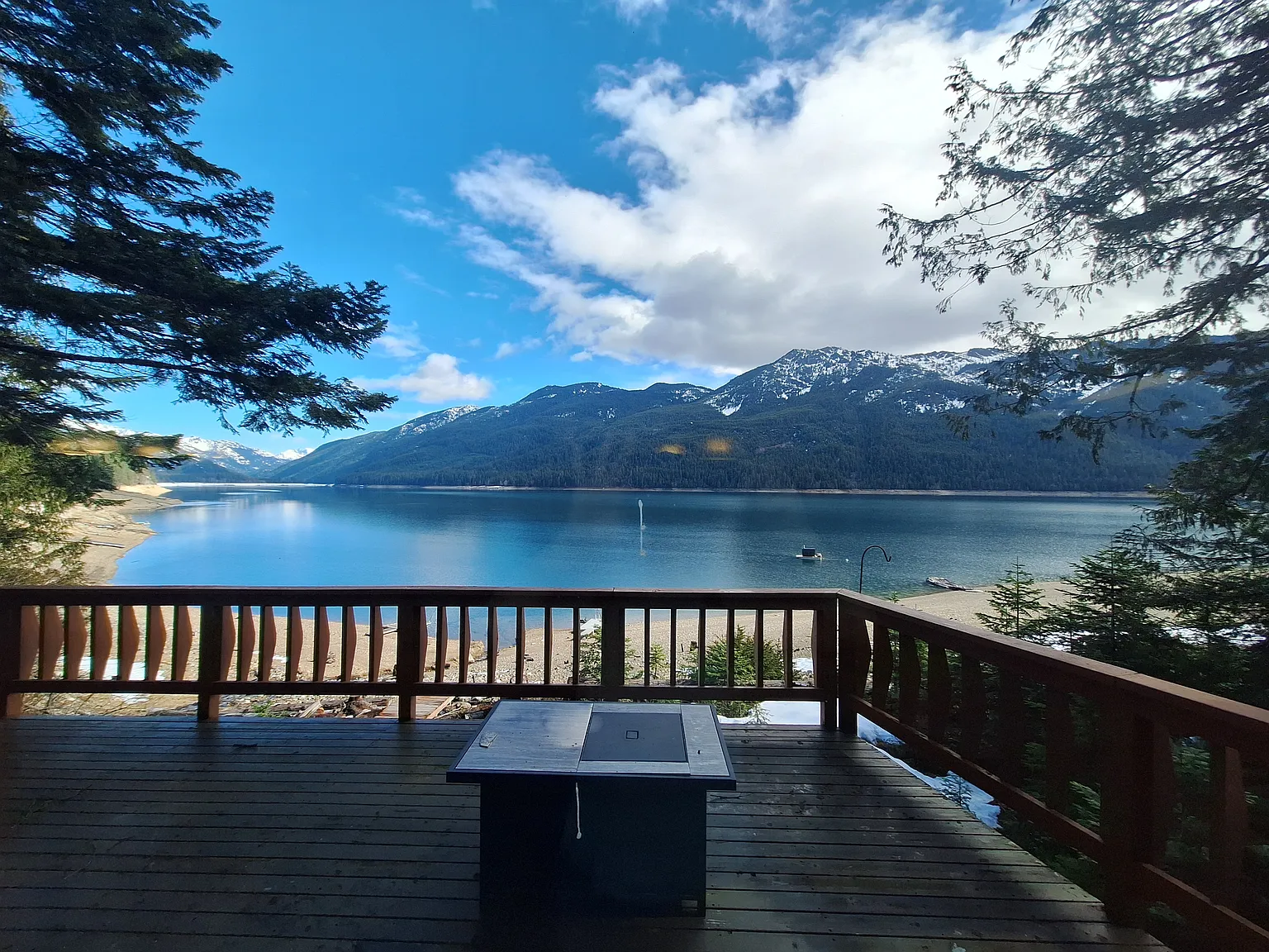 3 bed, 2400 sqft, $3,490 — Photo 3