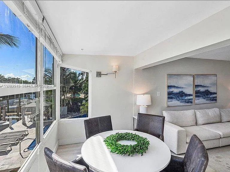40 Isle Of Venice Dr #6 — Photo 13