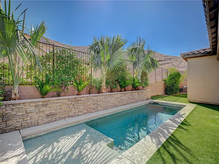 3943 Reyes Ave — Photo 55