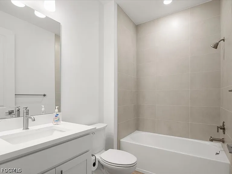18262 Parksville Dr — Photo 27