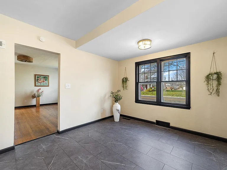 3015 Kossuth St — Photo 9