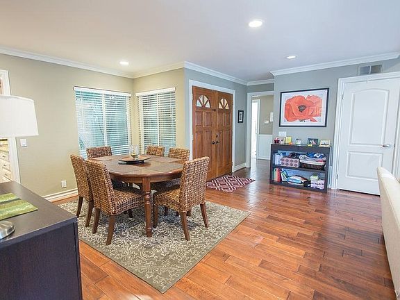 5th image of 3026 Lodgewood St