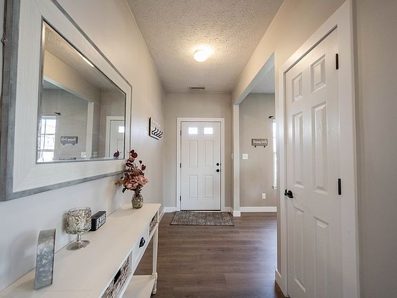 5th image of 10165 Clay Bridge Dr