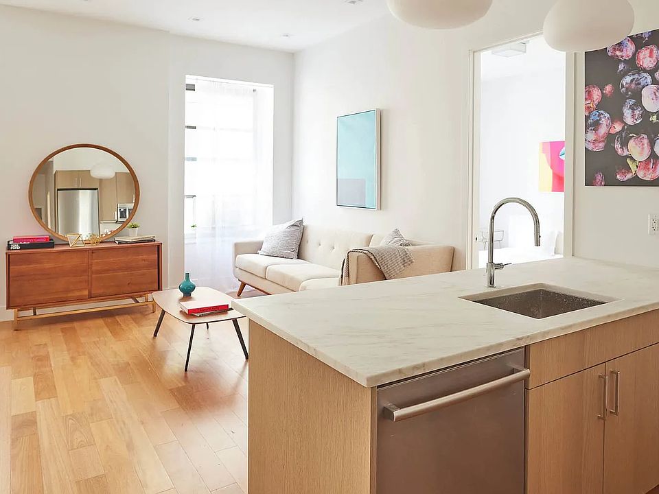 1st image of 306 W 97th St APT 22