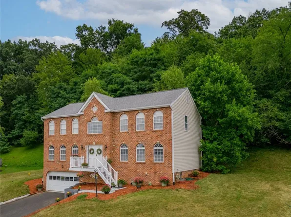 302 Cosette Dr, Cranberry Township, PA 16066