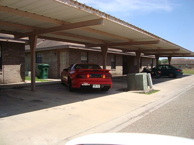 2nd image of 809 Los Tesoros Dr APT 1