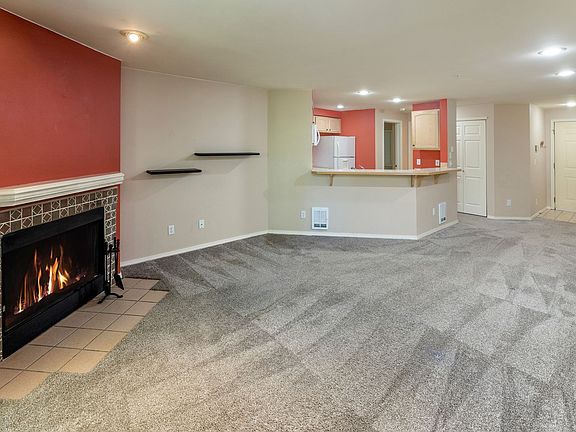 3rd image of 15707 Waynita Way NE Unit F104