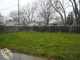 5th image of 129 Birchwood Ave