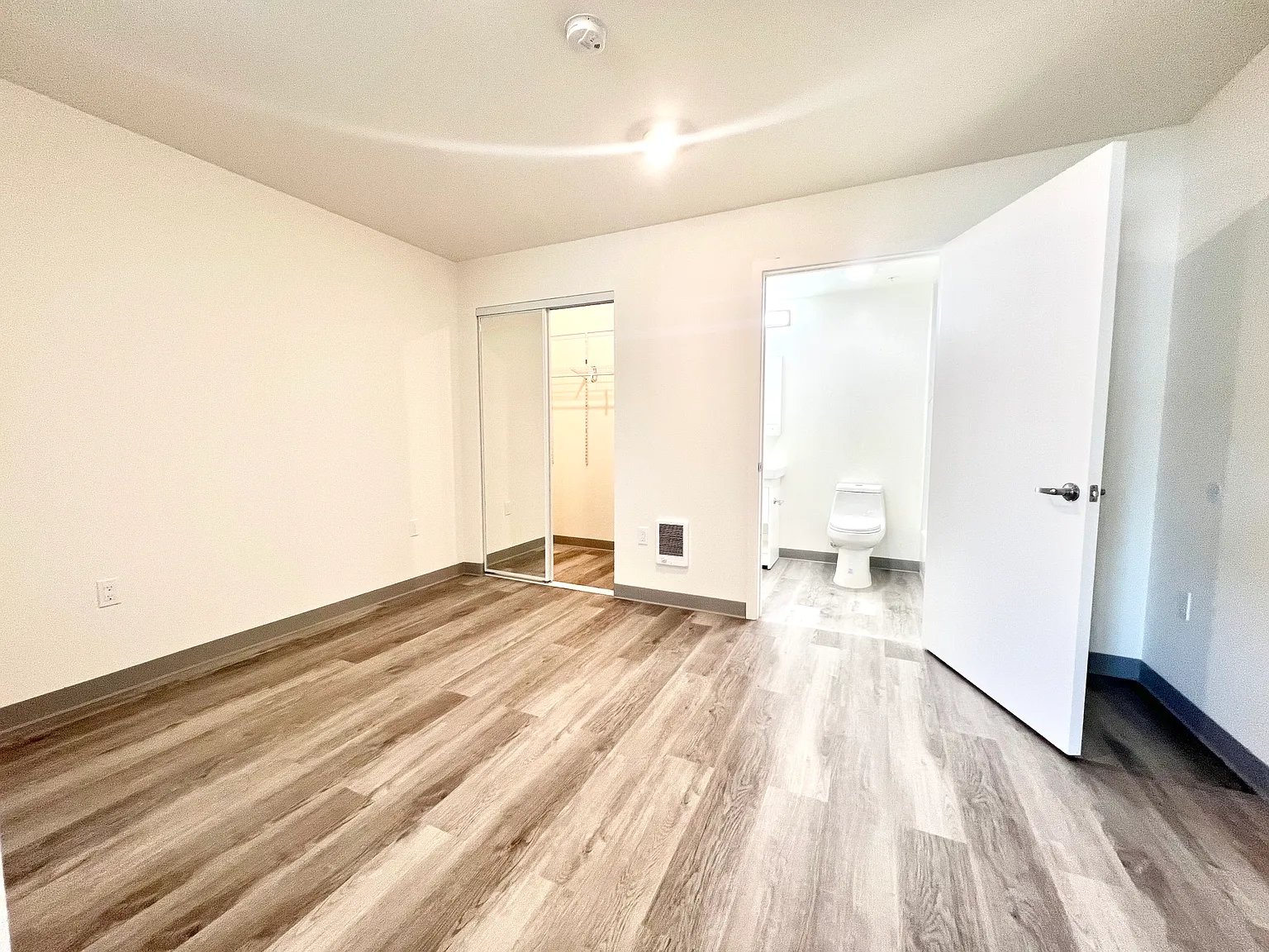 4742 Mission St Unit 702 - Main Image