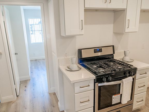 4th image of 501 Pacific St #205