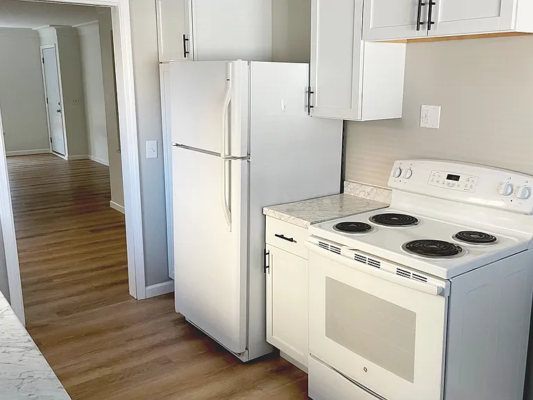 1922 W Bancroft St #1 — Photo 7