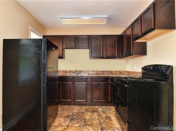 4th image of 1270B Baugh St