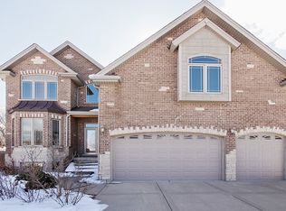 5921 W 90th Pl, Oak Lawn, IL 60453
