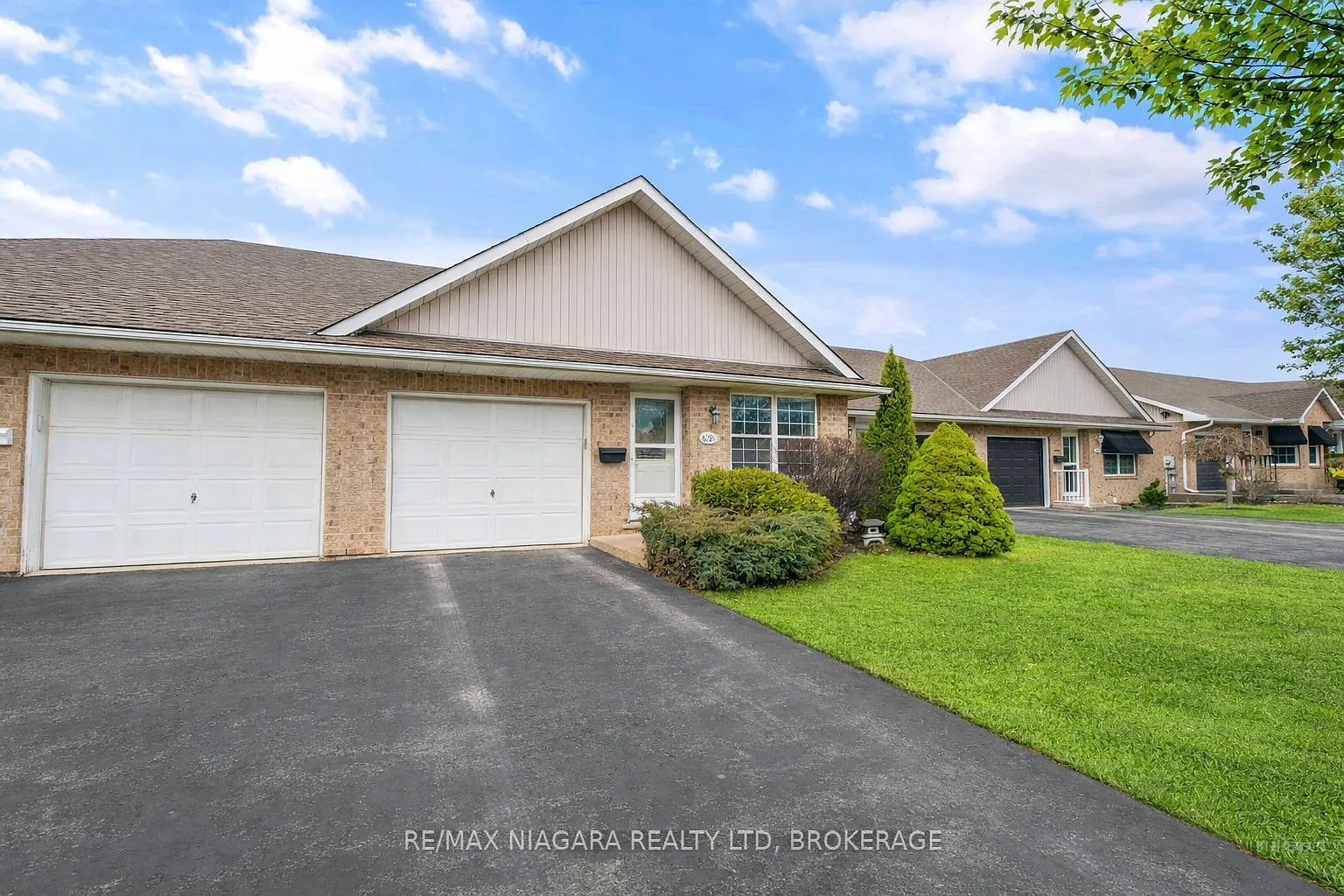 6191 Shane Cres photo 1