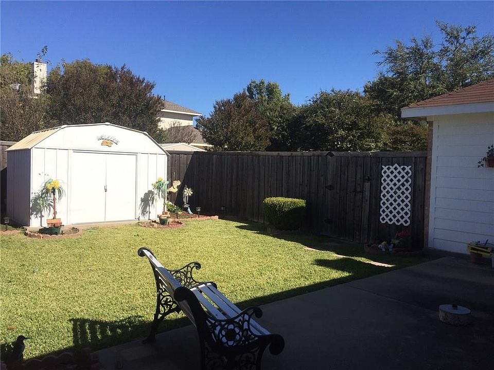 2nd image of 4902 Redwood Dr