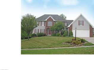 6696 Willow Lake Dr, North Royalton, OH 44133