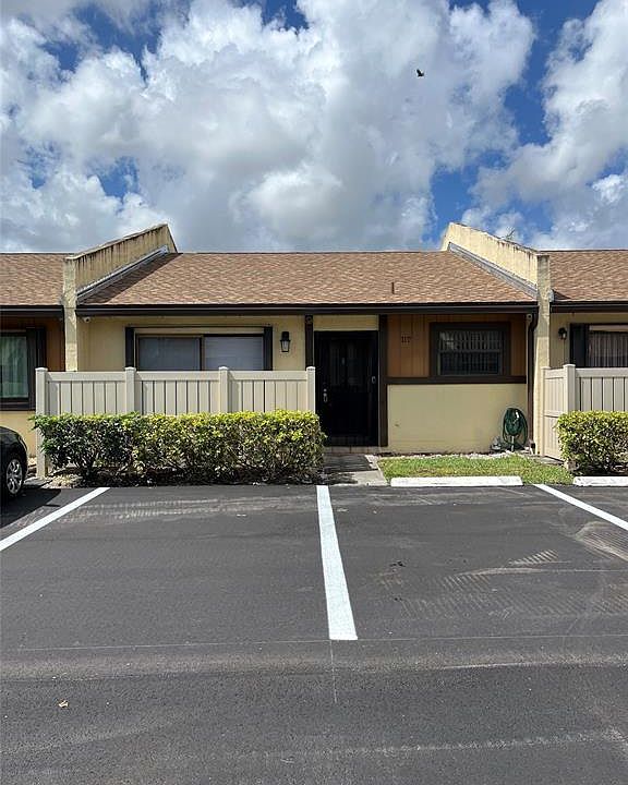 1st image of 719 Banks Rd #719