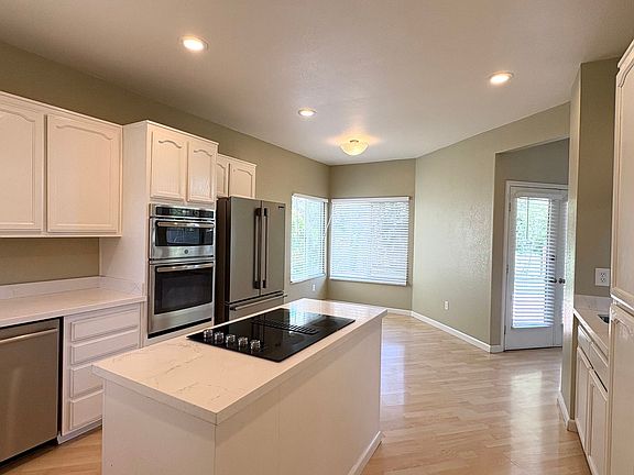 4th image of 2587 Cherry Hills Dr