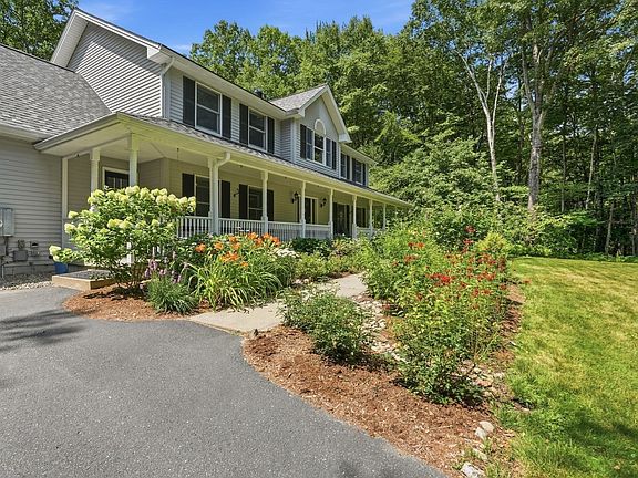 2nd image of 46 Laurel Hill Rd