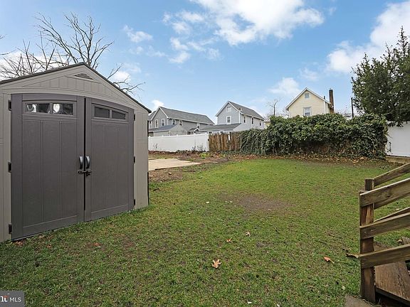 5th image of 328 Legion Ct
