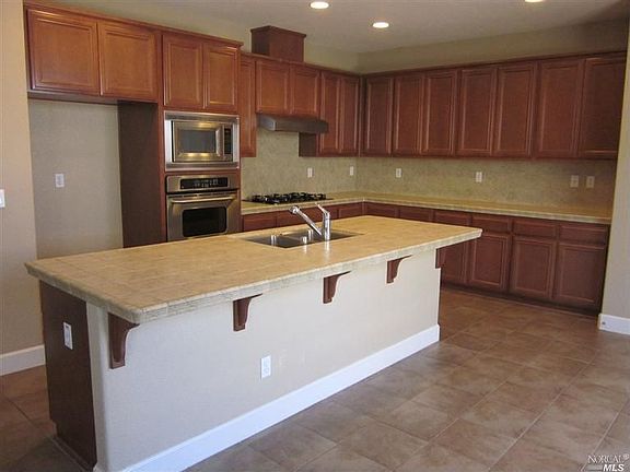 3rd image of 112 Pioneer Ct