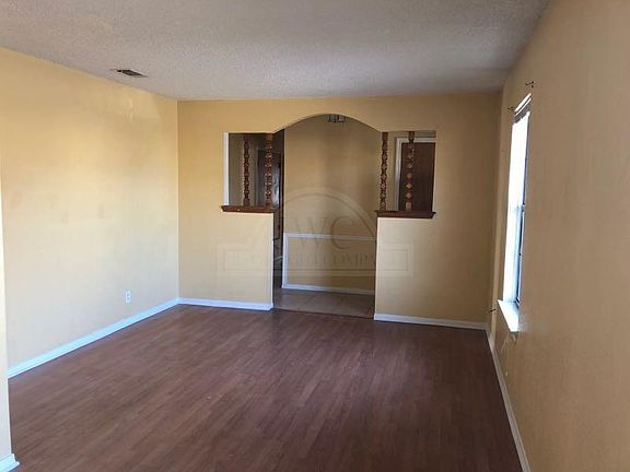 3rd image of 3102 Carpet Ln