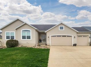3007 Hillsboro Dr SW, Cedar Rapids, IA 52404