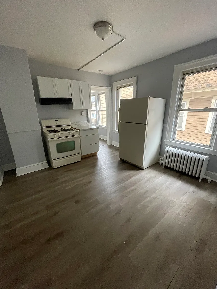 Building Photo - 15 Waterville St #2