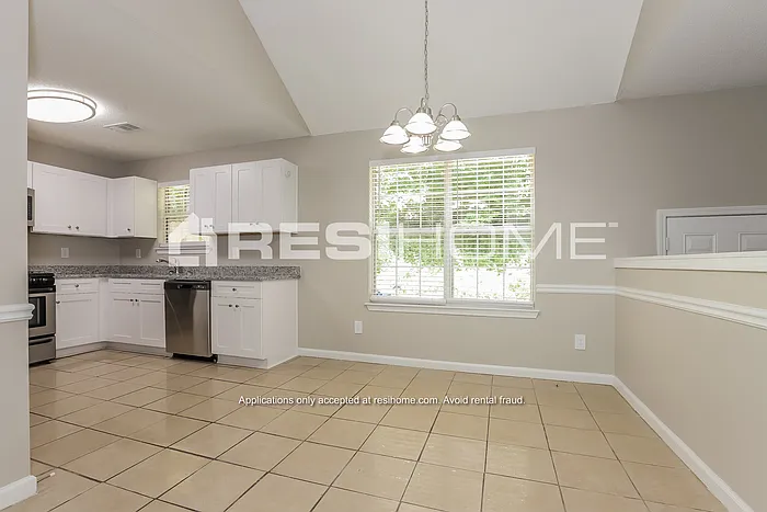 2264 Creekview Trl — Photo 4