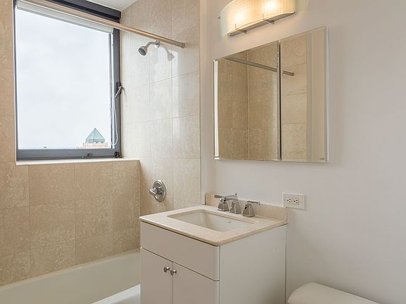 5th image of 235 W 48th St APT 31J