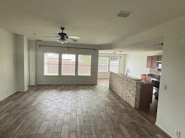 128 Cookston Ln — Photo 4