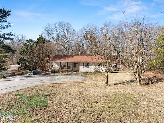 4th image of 815 Copper Mines Rd