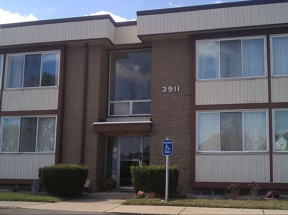 3911 Fort St #119-1