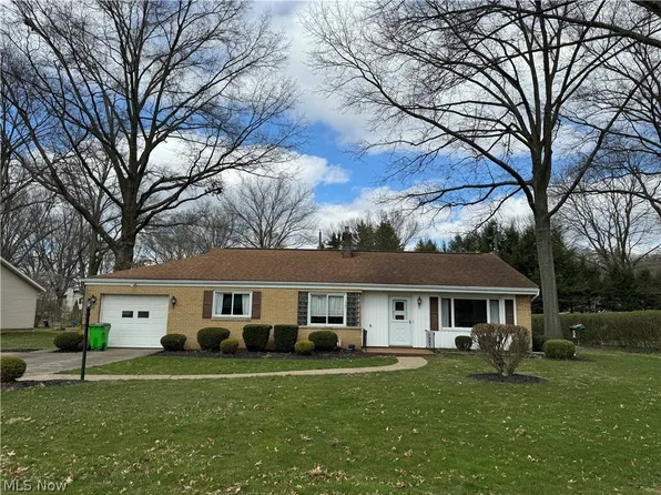 207 E 27th St, Dover, OH 44622