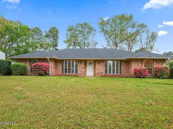 1435 Autumn Oaks Dr, Jackson, MS 39211