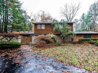 5 Bramble Ln, Melville, NY 11747