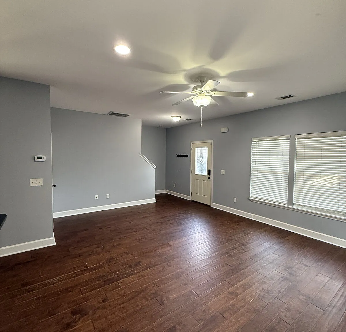 3 bed, 2.5 bath, 1696 sqft, $2,200 — Photo 3
