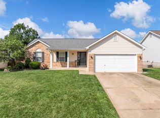 725 Woodland Ridge Dr, Saint Peters, MO