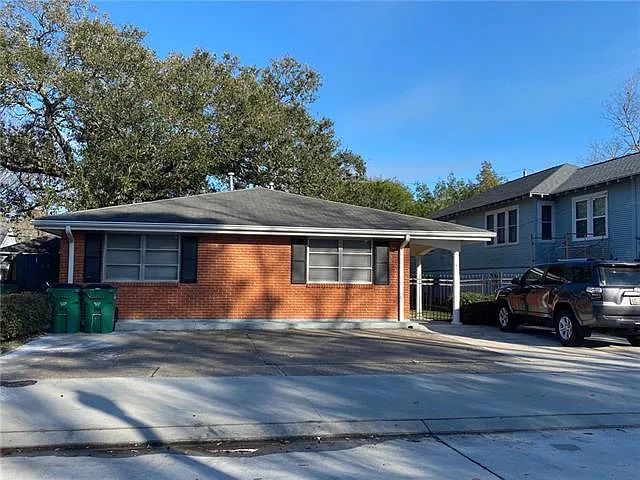 261 Hollywood Dr #C — Photo 1
