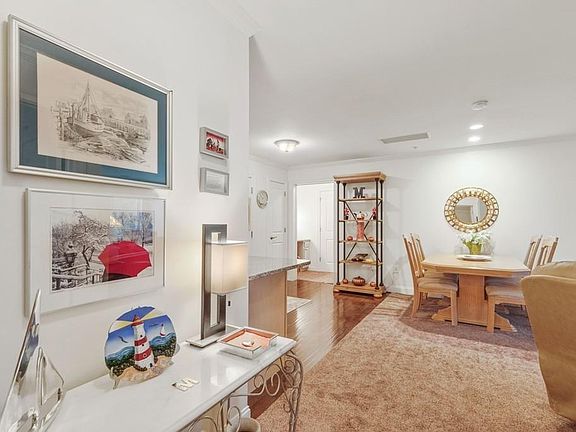 5th image of 10 Crowninshield St Unit 405