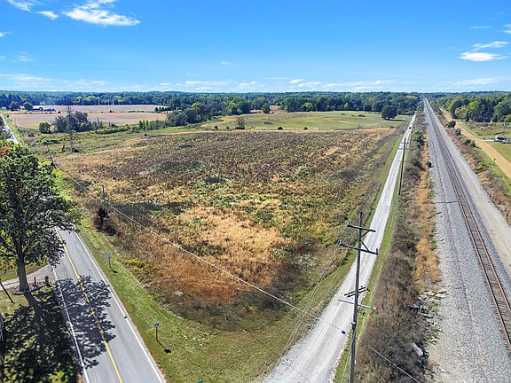 4th image of 890 Pierce Rd