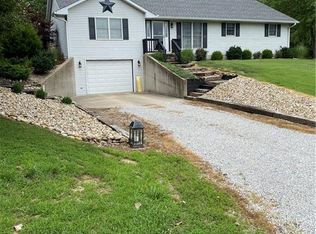 1607 W Jourdan St, Newton, IL 62448