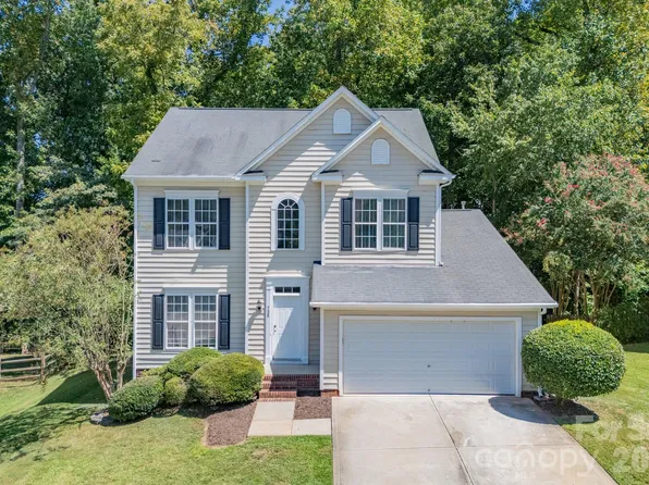 728 Knightswood Rd, Fort Mill, SC 29708