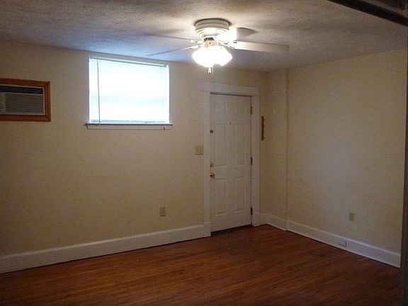 3rd image of 153 Circle Dr